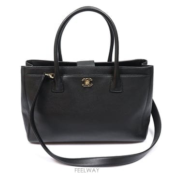 Chanel(샤넬) A15206 블랙 카프스킨 금장 CC로고 서프백 2WAY (18번대)