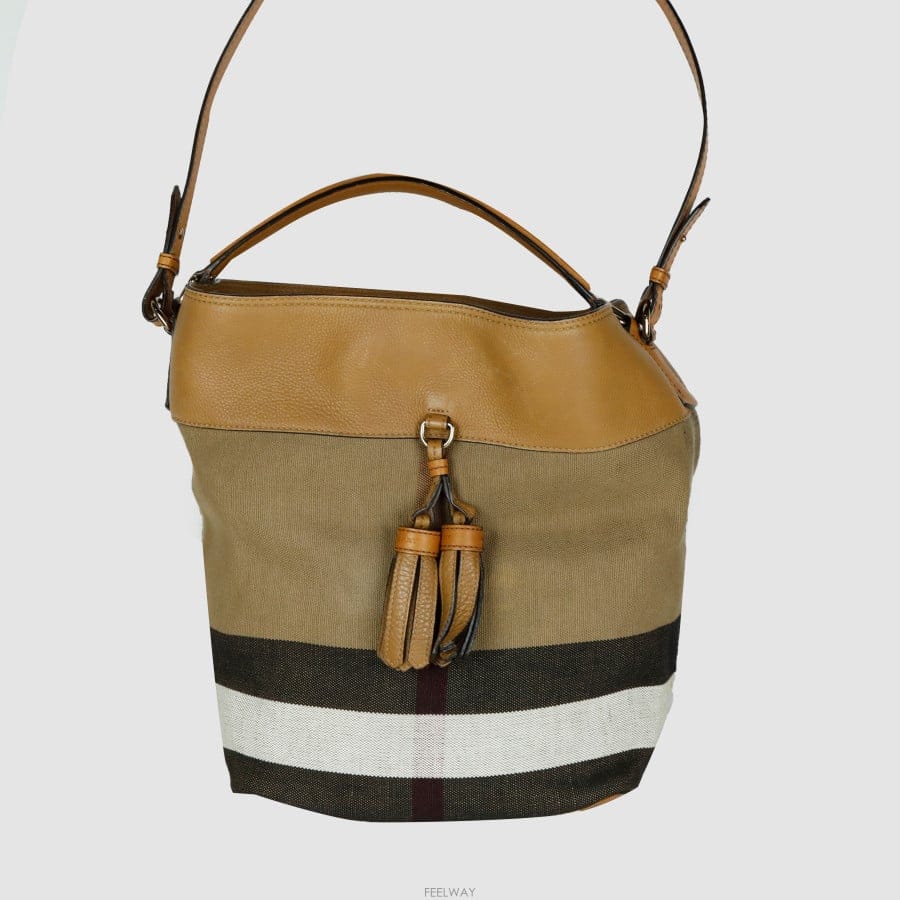 Burberry [�Ƹ�����]������ �ֽ��� ��Ŷ�� ��Ʈ�� �����39829371[�Ƹ�����]������ �ֽ��� ��Ŷ�� ��Ʈ�� �����39829371