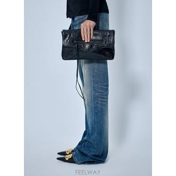Balenciaga 26 F/W �߷��þư� �� ��Ƽ Ŭ��ġ 873386 2ABEK 100 B011240037326 F/W �߷��þư� �� ��Ƽ Ŭ��ġ 873386 2ABEK 100 B011