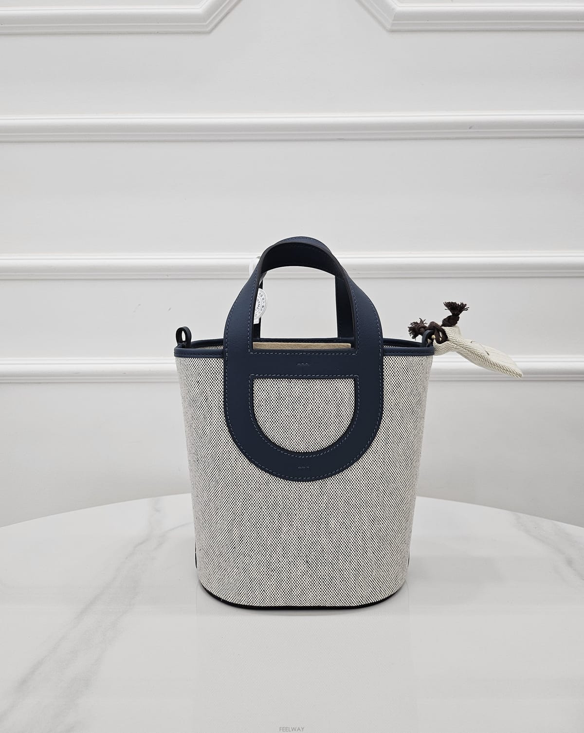 HERMES [�̴ٽ�] �����޽� �δ����� 18 ��ũ�� ���� ������ H085690CCAK W[�̴ٽ�] �����޽� �δ����� 18 ��ũ�� ���� ������ H08