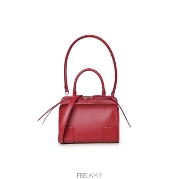 26FW 로에베 소프트 카프스킨 스몰 아마조나 180 백 A039AS0X01 0241 CARMINE RED