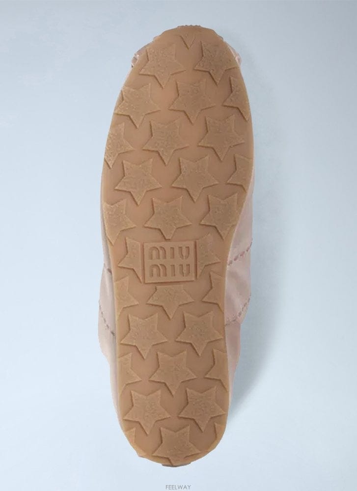 Miu Miu 26 F/W �̿�̿� PLUME ��ũ���� �к긯 & �����̵� ����Ŀ�� B011240040726 F/W �̿�̿� PLUME ��ũ���� �к긯 & �����̵� ����