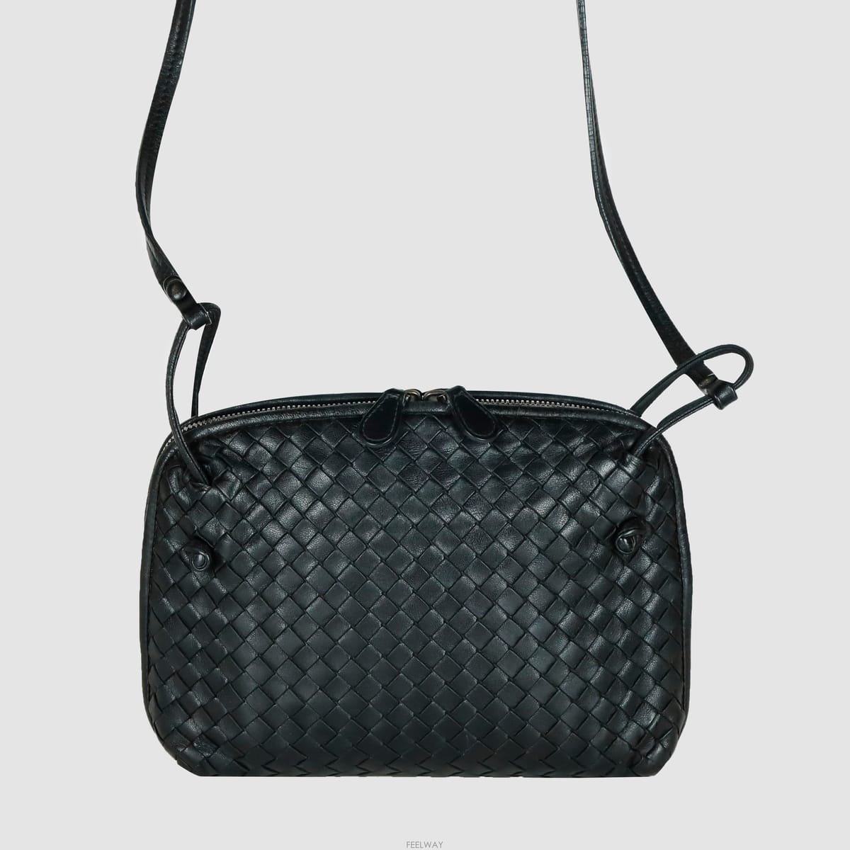 Bottega Veneta [�Ƹ�����]���װ�����Ÿ ��Ʈ��ġ���� ���� ũ�ν���245354[�Ƹ�����]���װ�����Ÿ ��Ʈ��ġ���� ���� ũ�ν���245