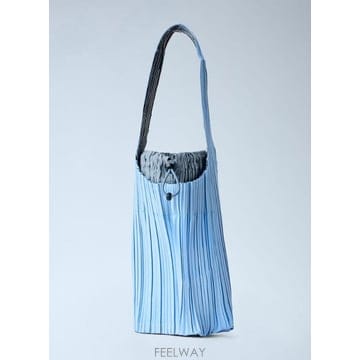 26 FW 플리츠 플리즈 이세이 미야케 여성 Pleats Swan Bag plp0266064blu