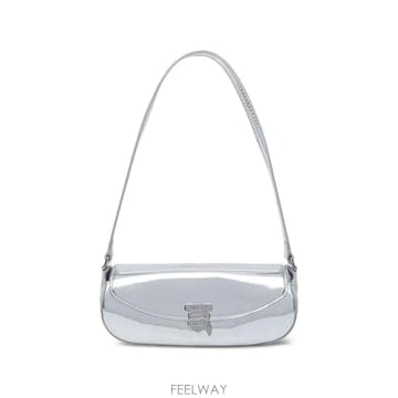 26 FW 칼라거펠트 메탈릭 이펙트 로고 장식 숄더 백 B4W30115290 TP459417514