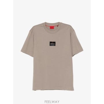 26 FW HUGO 로고 패치 티셔츠 50557445 TP454831041
