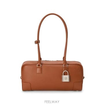 Loewe 26 FW �ο��� �Ƹ����� 31 ���̴� ī����Ų ũ�� �� A039N31X01 TP45442057326 FW �ο��� �Ƹ����� 31 ���̴� ī����Ų ũ�� �� A039N