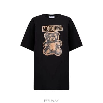 Moschino 26 FW ��Ű�� �׵� ���� ������ ��ư ���� Ƽ���� A07130441 TP45522494726 FW ��Ű�� �׵� ���� ������ ��ư ���� Ƽ���� A0713