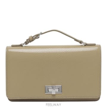 FENDI FW26[���] Ŭ��ġ�� 8M0604 B1JWF1XG1 [B0]FW26[���] Ŭ��ġ�� 8M0604 B1JWF1XG1 [B0]