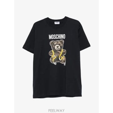 Moschino 26 FW ��Ű�� �׵� ���� �ΰ� ����Ʈ Ƽ���� V07105241 TP45967468426 FW ��Ű�� �׵� ���� �ΰ� ����Ʈ Ƽ���� V07105241 
