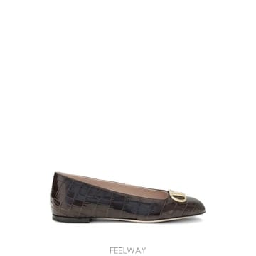 Valentino 26 FW �߷�Ƽ�� ����ٴ� ���̷ΰ� �ñ״�ó ũ��Ŀ���� ����Ʈ �߷����� �÷� ���� WS0PI8LUR TP426 FW �߷�Ƽ�� ����ٴ� ���̷ΰ� �ñ״�ó ũ��Ŀ���� 