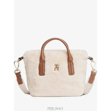 TOMMY HILFIGER 26 FW Ÿ�����ǰ� faux fur logo plaque tote bag AW0AW19311 TP4596226 FW Ÿ�����ǰ� faux fur logo plaque tote bag AW0AW19