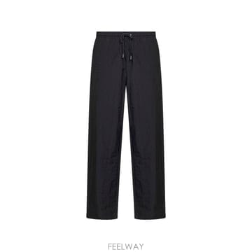 Off White 26FW ����ȭ��Ʈ ��Ʈ����Ʈ ���� 44MCJ03QF26F001 BLACK26FW ����ȭ��Ʈ ��Ʈ����Ʈ ���� 44MCJ03QF26F001 BLACK