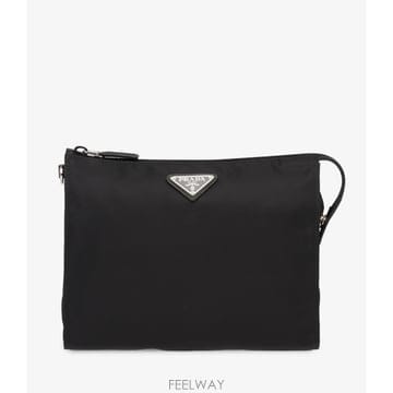 프라다 26FW 리나일론 사피아노가죽 스트랩 파우치 남성 클러치백 남녀공용 2NE7892DMH