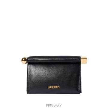 Jacquemus 26FW ��ũ���� ��Ʈ�� BAW00472AC27L14 990 BLACK26FW ��ũ���� ��Ʈ�� BAW00472AC27L14 990 BLACK