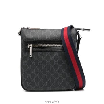GUCCI 26FW ���� GG ũ�ν��ٵ� �� 792082 FADJA1042 BLACK26FW ���� GG ũ�ν��ٵ� �� 792082 FADJA1042 BLACK