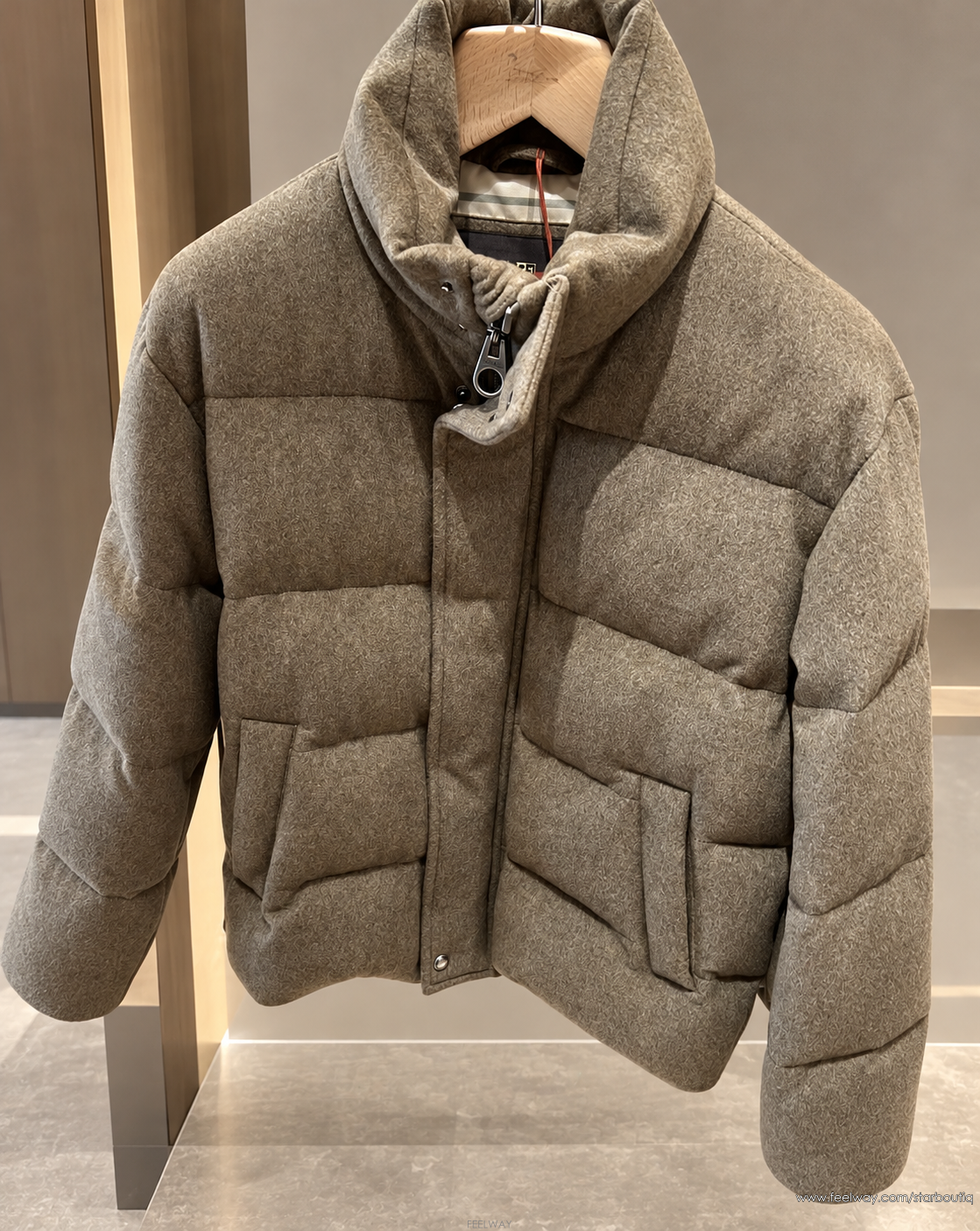 Loro Piana �η��ǾƳ� �ٸ��� ���� ĳ�ù̾� �е� ���������η��ǾƳ� �ٸ��� ���� ĳ�ù̾� �е� ��������