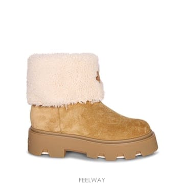 Moncler ��Ŭ���� Crafted from suede, featuring �ռ� �� �Ȱ�, with thick ���� so��Ŭ���� Crafted from suede, featuring �ռ� �� �Ȱ�, w