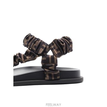 FENDI 26SS Fendi Feel ���� 8X8291AE7SF0R7V TP57749895026SS Fendi Feel ���� 8X8291AE7SF0R7V TP577498950