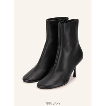 Jacquemus ��ũ���� ��Ŭ ���� LES BOTTINES COLLANT 100325213413000 TP581997212��ũ���� ��Ŭ ���� LES BOTTINES COLLANT 10032521341300