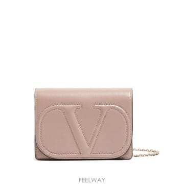 Valentino 26 FW �߷�Ƽ�� ����ٴ� ���̷ΰ� ��ũ ī����Ų ü�� �Ŀ�ġ WP0Y94YPP TP45472051226 FW �߷�Ƽ�� ����ٴ� ���̷ΰ� ��ũ ī����Ų ü�� ��