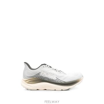HOKA ONE ONE 26 FW HOKA Ŭ������ 11 �ΰ� ��ġ ����Ŀ�� 1176572 TP45724012226 FW HOKA Ŭ������ 11 �ΰ� ��ġ ����Ŀ�� 1176572 TP45