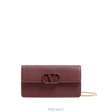 Valentino 26 FW �߷�Ƽ�� ����ٴ� ���̷ΰ� �ñ״�ó �׷��̴� ī����Ų ü�� ���� WP0BB4BEM TP45873226 FW �߷�Ƽ�� ����ٴ� ���̷ΰ� �ñ״�ó �׷��̴� ī