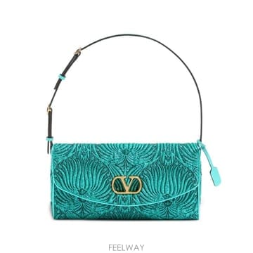 Valentino 26 FW �߷�Ƽ�� ����ٴ� �庣�� ��ī�� Ŭ���� �緺�� �к긯 ���� ��� �� WB0T31GAN TP458126 FW �߷�Ƽ�� ����ٴ� �庣�� ��ī�� Ŭ���� �緺�� ��