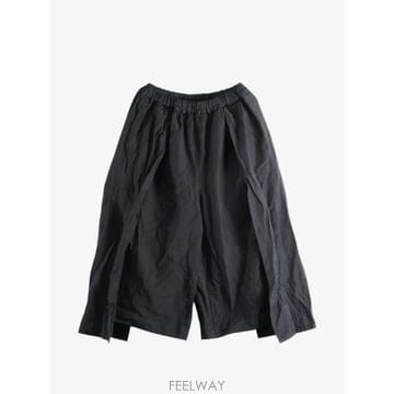 26 FW 꼼데가르송 pleated cropped trousers RRP01005 TP459584500