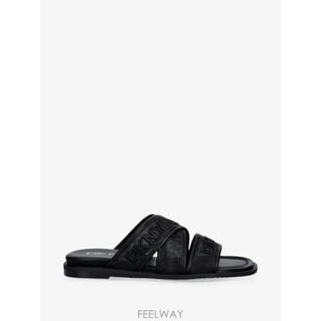 26 FW 디케이앤와이 로고 자수 크로스오버 스트랩 플랫 샌들 K2649900 TP459691479
