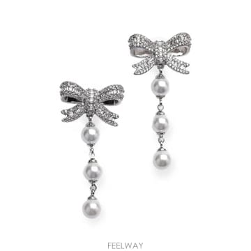26 FW 셀프포트레이트 크리스털 보우 펄 드롭 이어링 PF26601EPRSL TP459660456