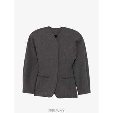 Jacquemus 26 FW ��ũ���� V�� ���� �Ҹ� ��Ŷ JAW00045AW00695 TP45906556926 FW ��ũ���� V�� ���� �Ҹ� ��Ŷ JAW00045AW00695 TP45