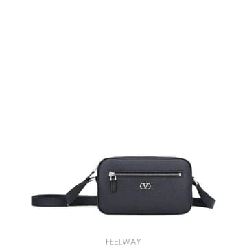 Valentino 26 FW �߷�Ƽ�� ����ٴ� VLogo Signature leather shoulder bag YP0AW7U26 FW �߷�Ƽ�� ����ٴ� VLogo Signature leather should