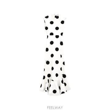Jacquemus 26 FW ��ũ���� �ȹ̿� ��Ʈ �巹�� DRW00934AW00476 TP45904960626 FW ��ũ���� �ȹ̿� ��Ʈ �巹�� DRW00934AW00476 TP45