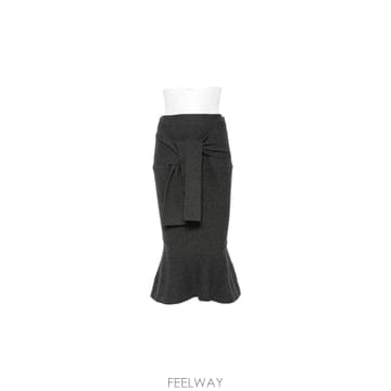 인더샵 JACQUEMUS 자크뮈스 그레이 스커트