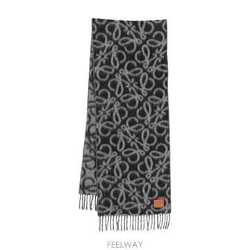 Loewe �׶�����Ÿ �ؿ� �ο��� ���� ANAGRAM WOOL SCARF FSF4SS1W021114�׶�����Ÿ �ؿ� �ο��� ���� ANAGRAM WOOL SCARF FSF4SS1