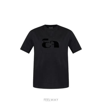 26 FW 아르마니 블랙 티셔츠 EM004760AF14795 TP459728270