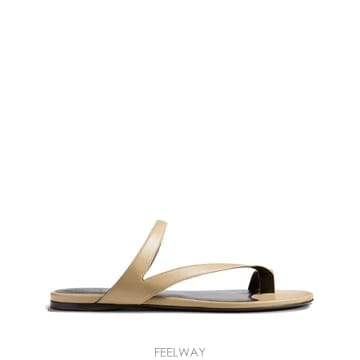 26 FW 카이트 에이미 크로스 스트랩 샌들 F3089942106 TP455902782