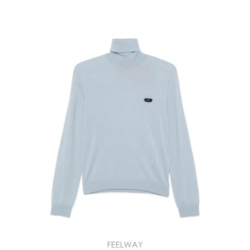 26 FW N21 로고 패치 터틀 넥 스웨터 A0329000 TP454327318