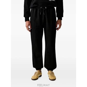 26 FW 칼라거펠트 로고 프린트 드로스트링 웨이스트 트랙팬츠 B3M10014999 TP456272505