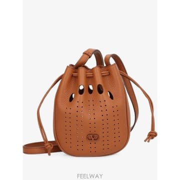 Valentino 26 FW �߷�Ƽ�� ����ٴ� ��������Ƽ�� ��� �� YP0BA3EGL TP45965144326 FW �߷�Ƽ�� ����ٴ� ��������Ƽ�� ��� �� YP0BA3EGL