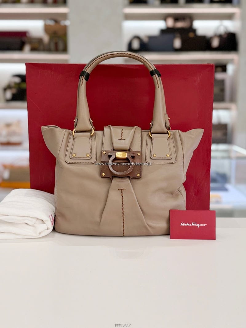 Ferragamo �䷹���� ��ġ�� ��Ʈ�� FH-21 B222�䷹���� ��ġ�� ��Ʈ�� FH-21 B222