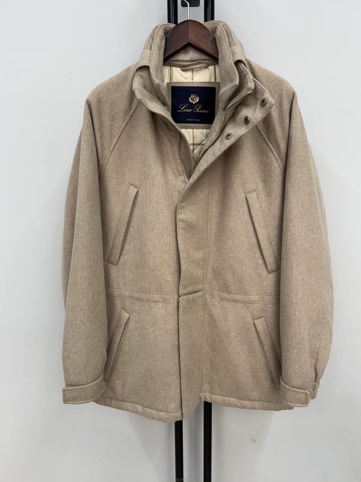 Loro Piana (���� ���Ϲ߼�) �η��ǾƳ� ĳ�ù̾� ���̼� ����(���� ���Ϲ߼�) �η��ǾƳ� ĳ�ù̾� ���̼� ����