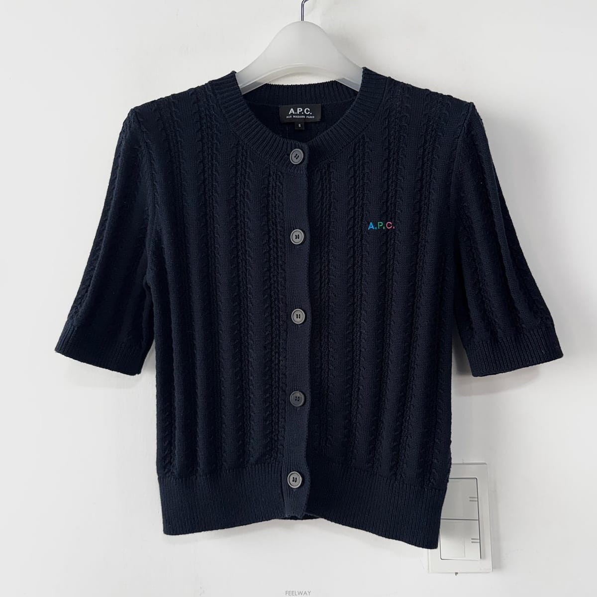 A.P.C. ����� �ΰ� �ڼ� ���̺� ��Ʈ ����Ǿ���� �ΰ� �ڼ� ���̺� ��Ʈ �����