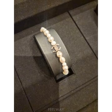 샤넬 진주 팔찌 CC로고 실버 브레이슬릿 화이트 펄 ABH591
