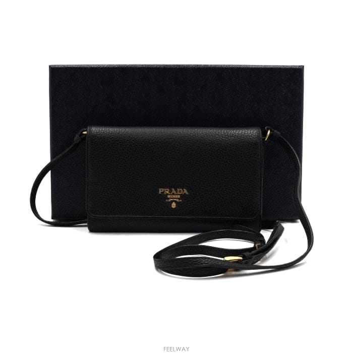 PRADA ����� 1MT437 ���� ���� ����ΰ� �̴� Ŭ��ġ �� ũ�ν���aa68588����� 1MT437 ���� ���� ����ΰ� �̴� Ŭ��ġ �� ũ�ν�