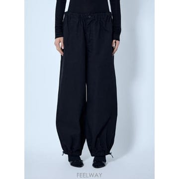 | Other Brand | 26 FW ��Ÿ�̾� ��Ʃ��� ���� Elasticated Cuff Trousers ent0266026blk26 FW ��Ÿ�̾� ��Ʃ��� ���� Elasticated Cuff Trousers