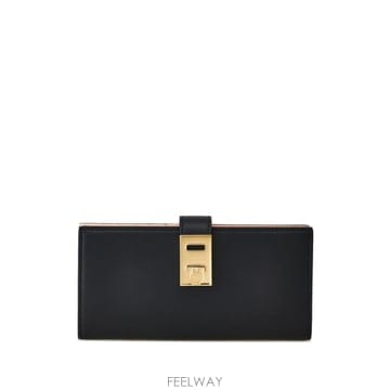 Ferragamo 25FW ��󰡸� ���� �з� 220522770845 TP58220771925FW ��󰡸� ���� �з� 220522770845 TP582207719