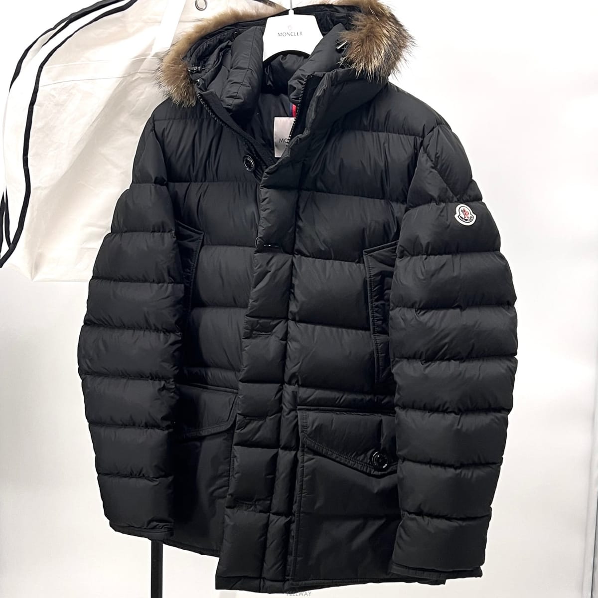 Moncler [5������] ��Ŭ���� 23FW Ŭ��� ���� �� �ٿ� �е� ����[5������] ��Ŭ���� 23FW Ŭ��� ���� �� �ٿ� �е� ����