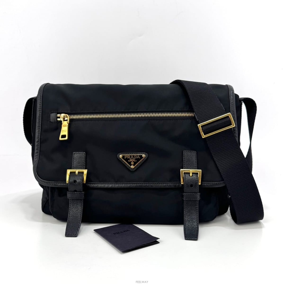 PRADA ����� ���Ϸ� �ﰢ�ΰ� �޽����� ũ�ν��� ��������� ���Ϸ� �ﰢ�ΰ� �޽����� ũ�ν��� ����